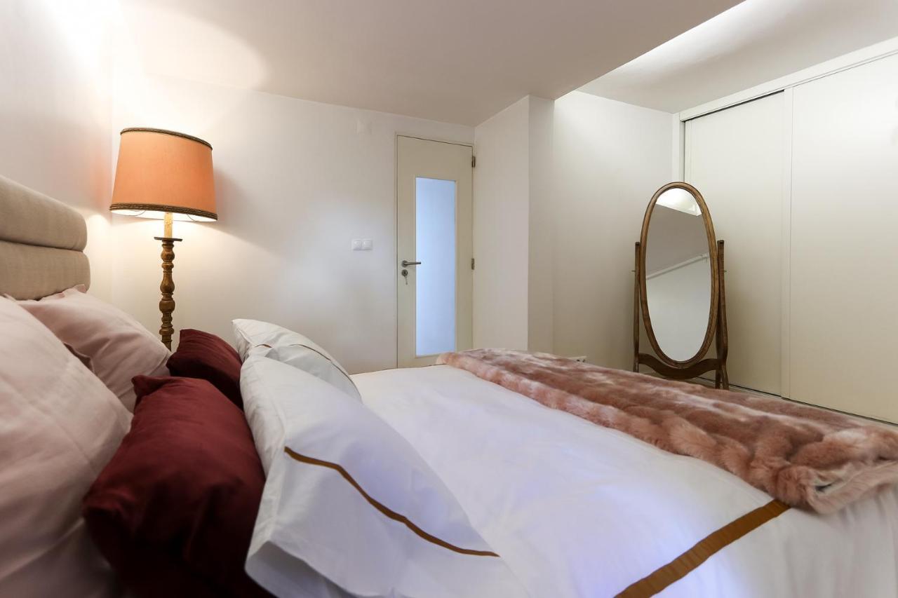 Charming And Stylish Downtown Apt In XIX Century Building Lisboa Exteriör bild