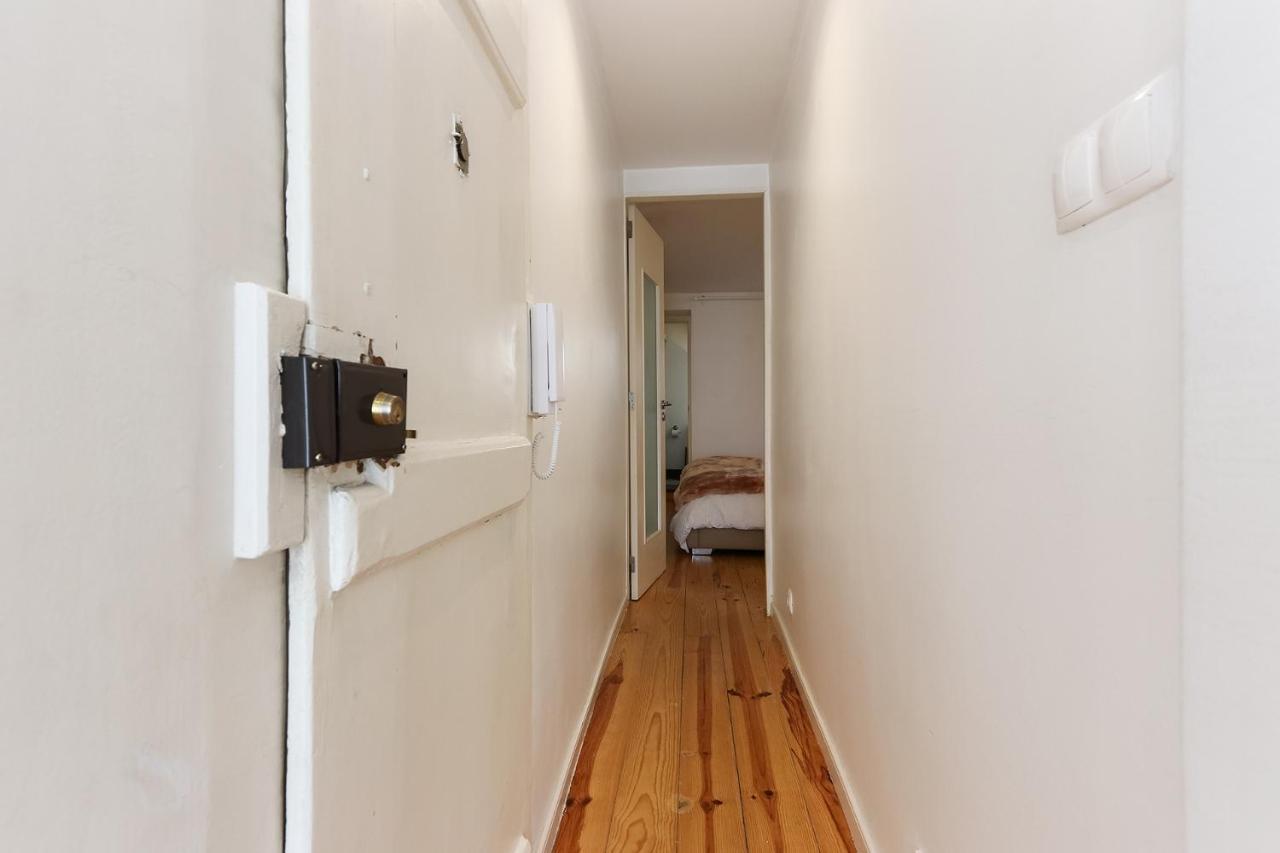 Charming And Stylish Downtown Apt In XIX Century Building Lisboa Exteriör bild