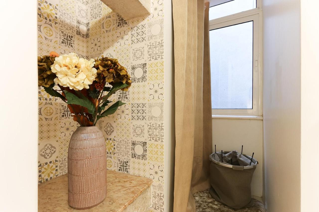 Charming And Stylish Downtown Apt In XIX Century Building Lisboa Exteriör bild